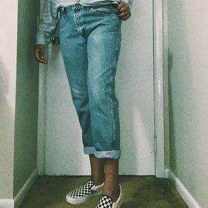 •wrangler mom jeans 🌀🌸